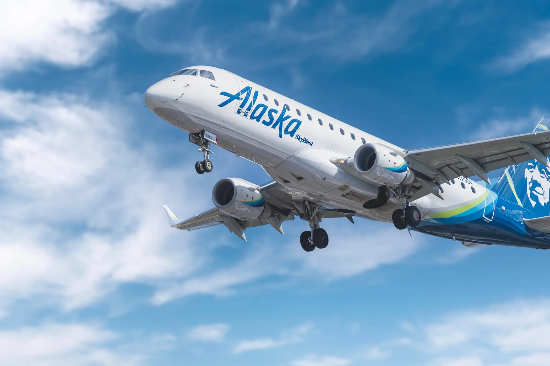 Alaska Airlines Expands Pacific Reach with $1.9 Billion Acquisition of Hawaiian Airlines